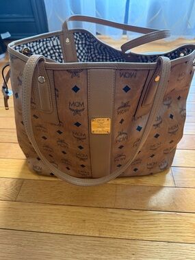 MCM Liz Medium reversible Visetos Logo Canvas Shopper Tote with Leather Trim